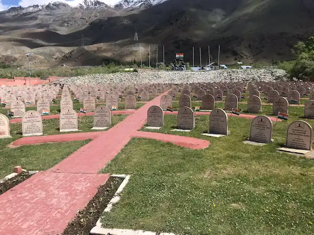 Memorials & Battlefields
