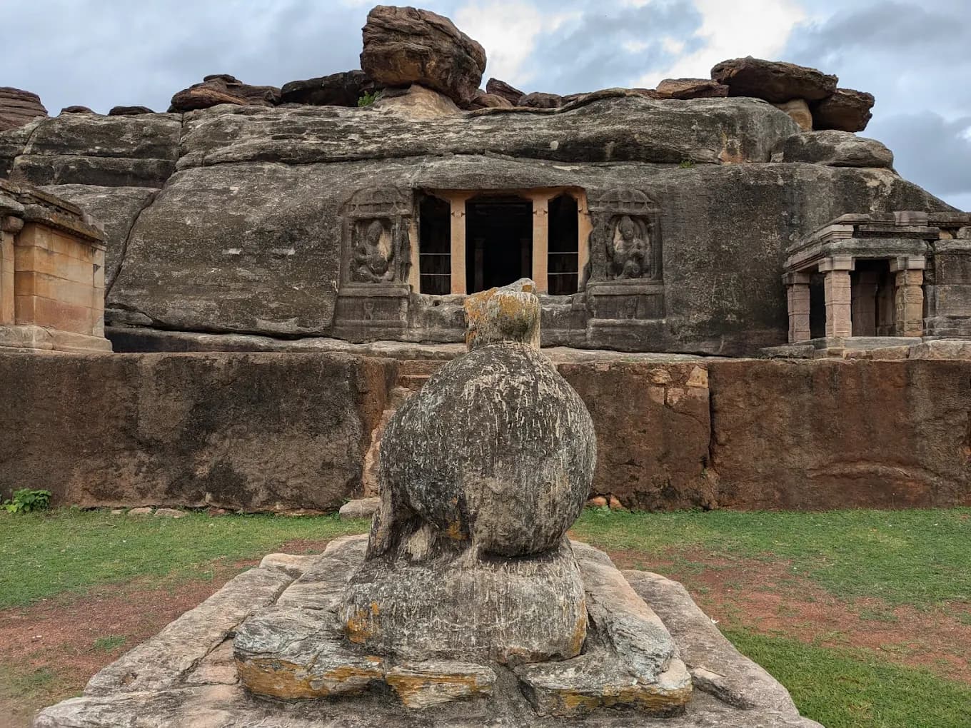 Ravanaphadi Cave Temple
