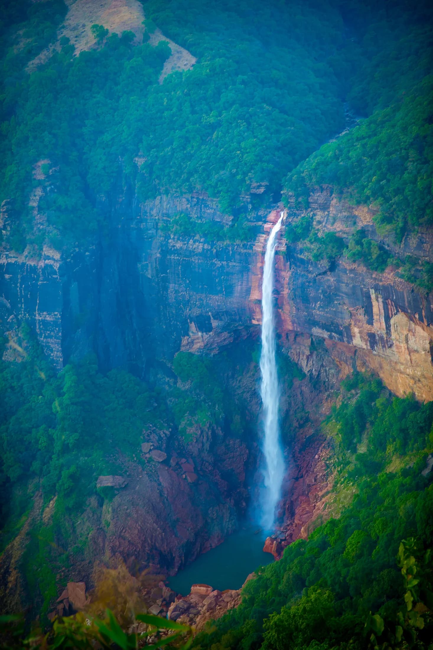Nohkalikai Falls