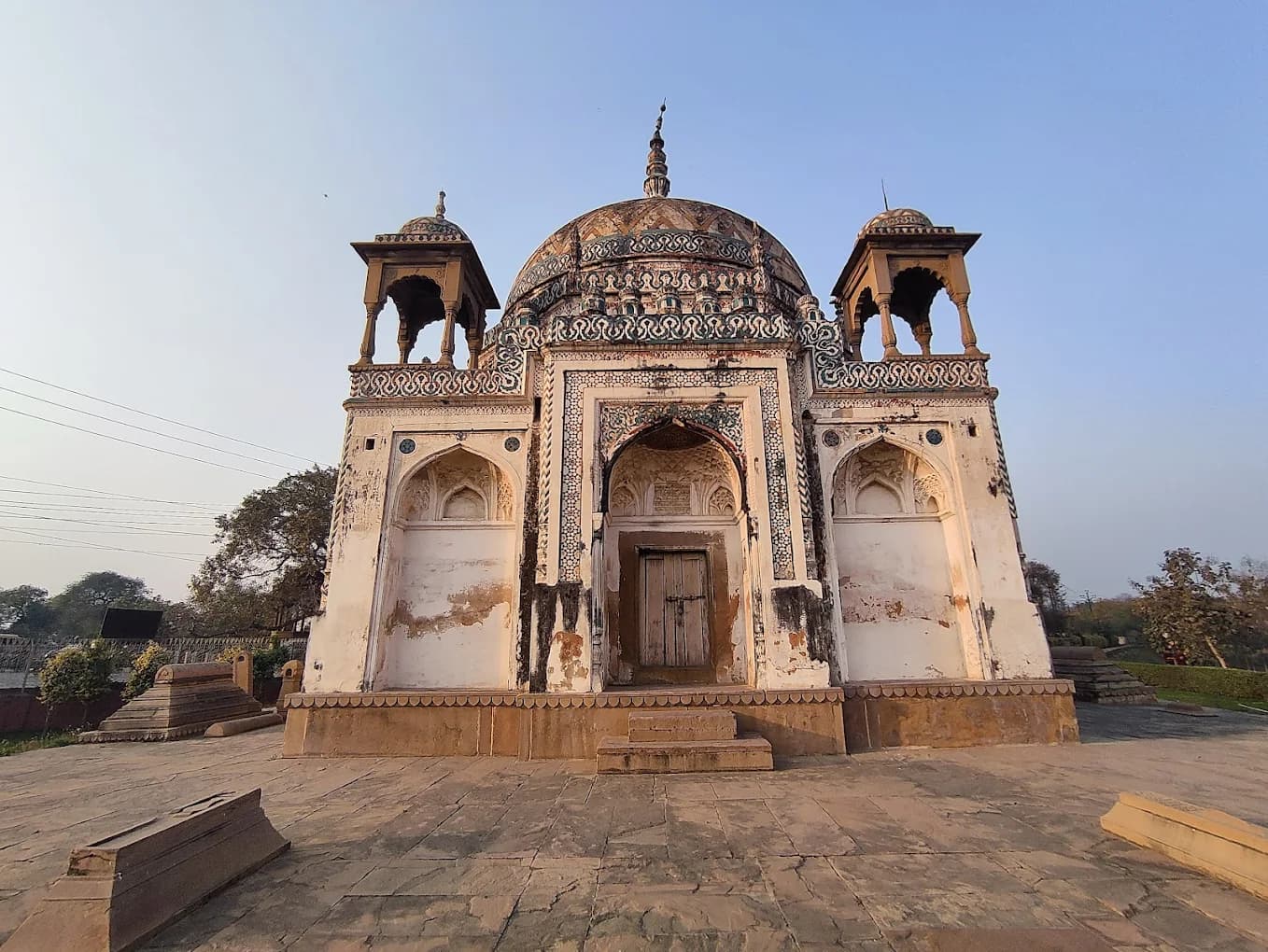 Lal Khan's Tomb