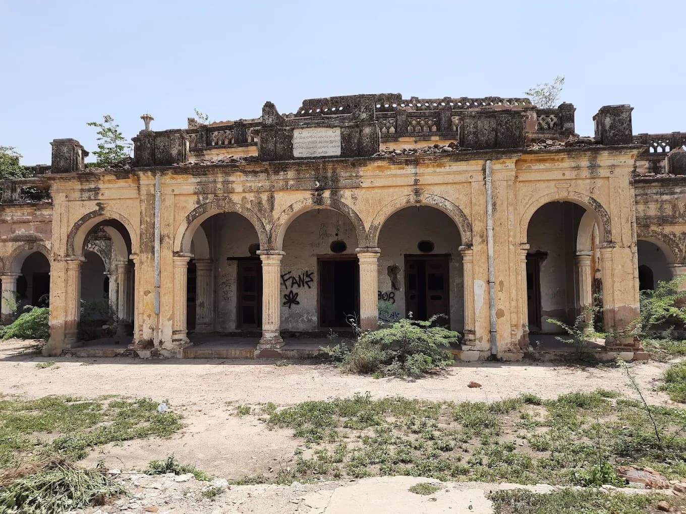 Loharu Fort