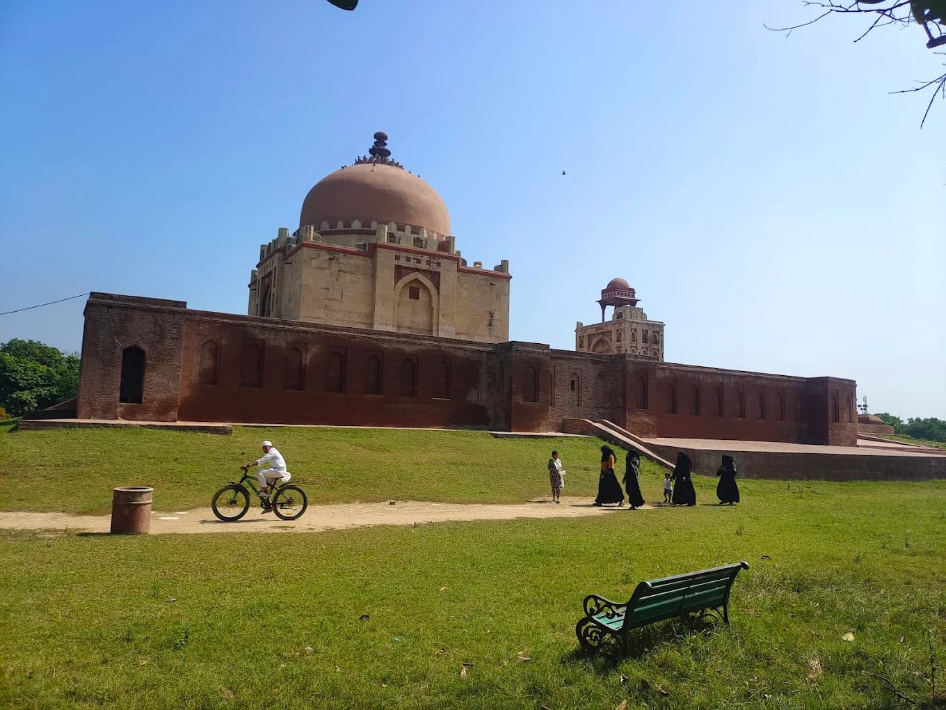 Khwaja Khizr Tomb