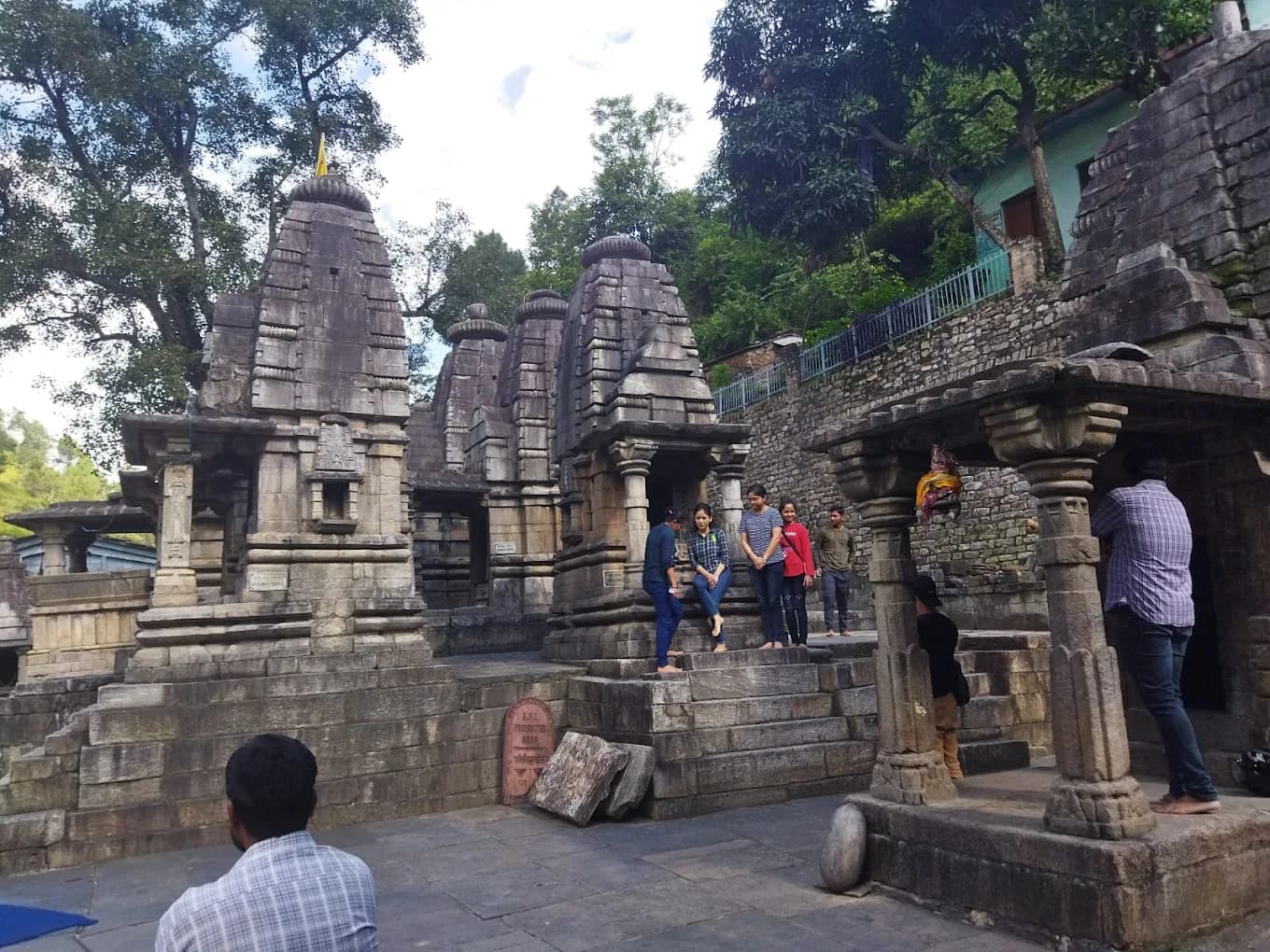 Adi Badri