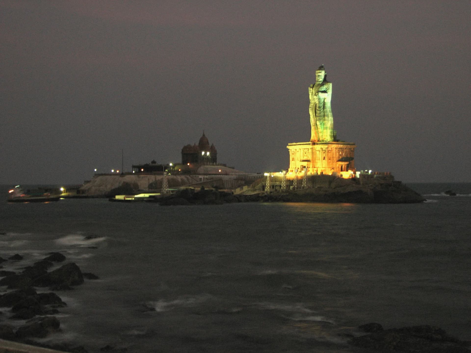 Thiruvalluvar Statue
