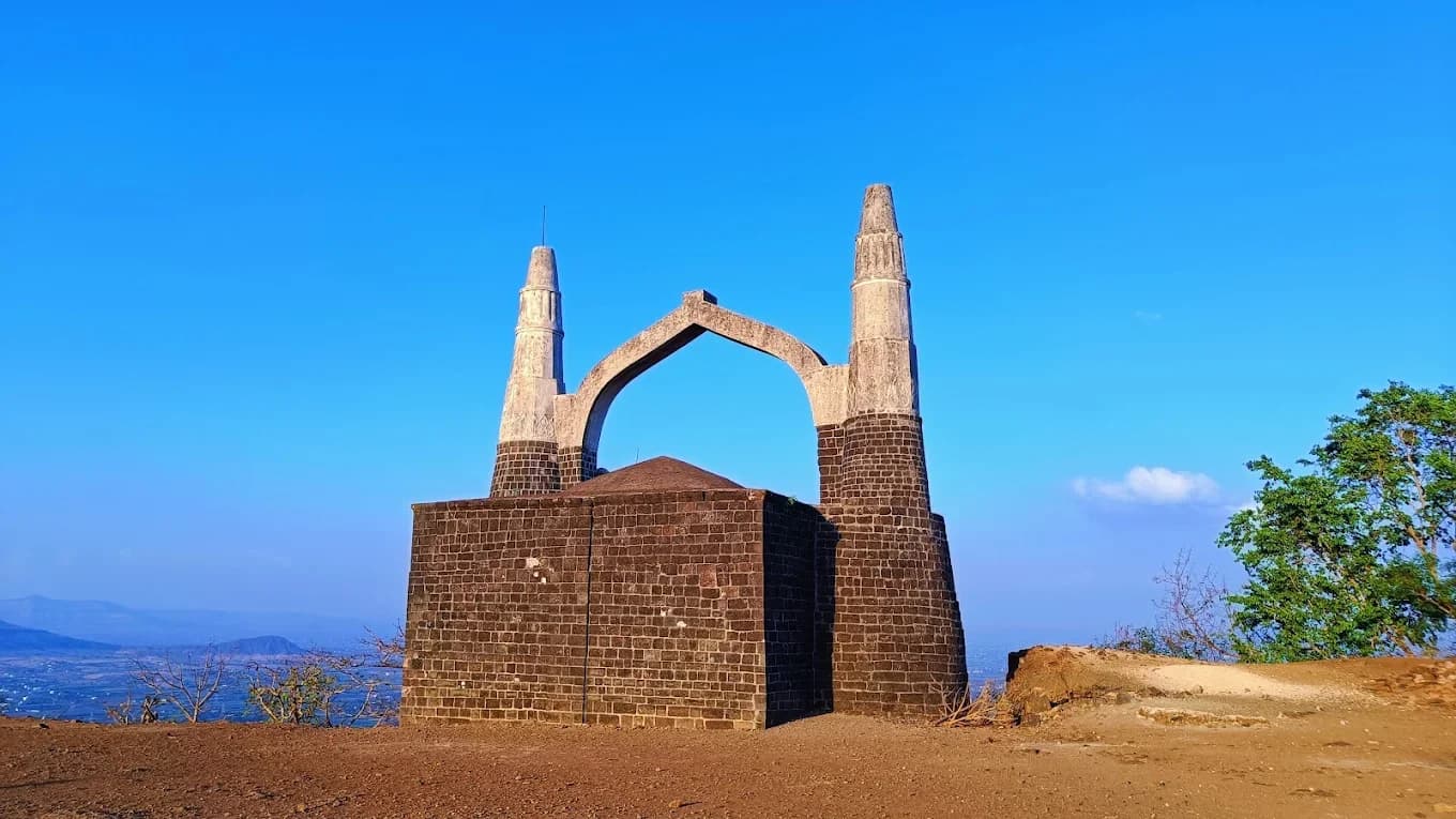 Shivneri Fort