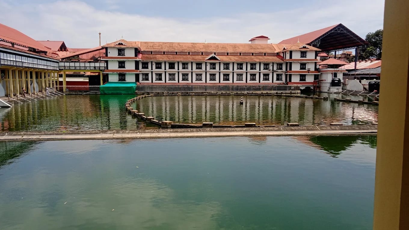 Guruvayur Sri Krishna Temple - 2