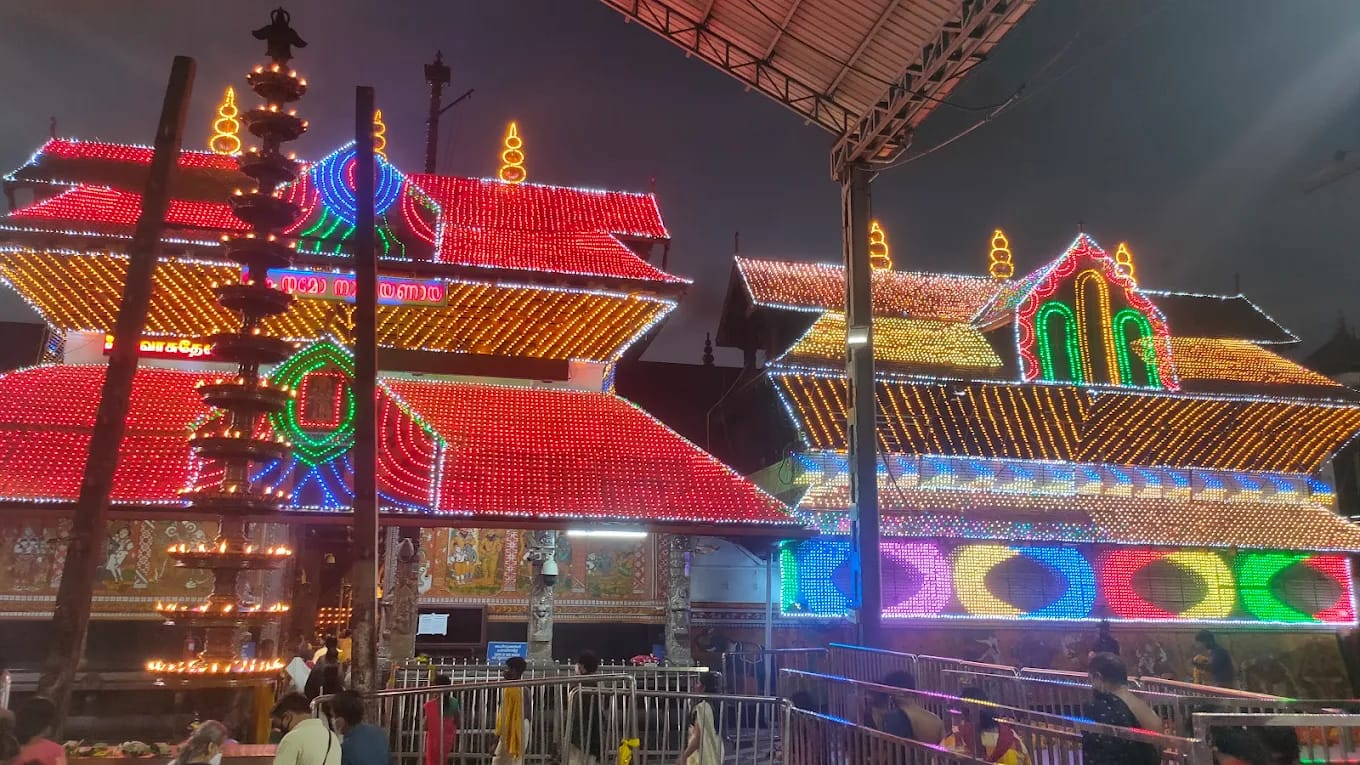 Guruvayur Sri Krishna Temple - 4