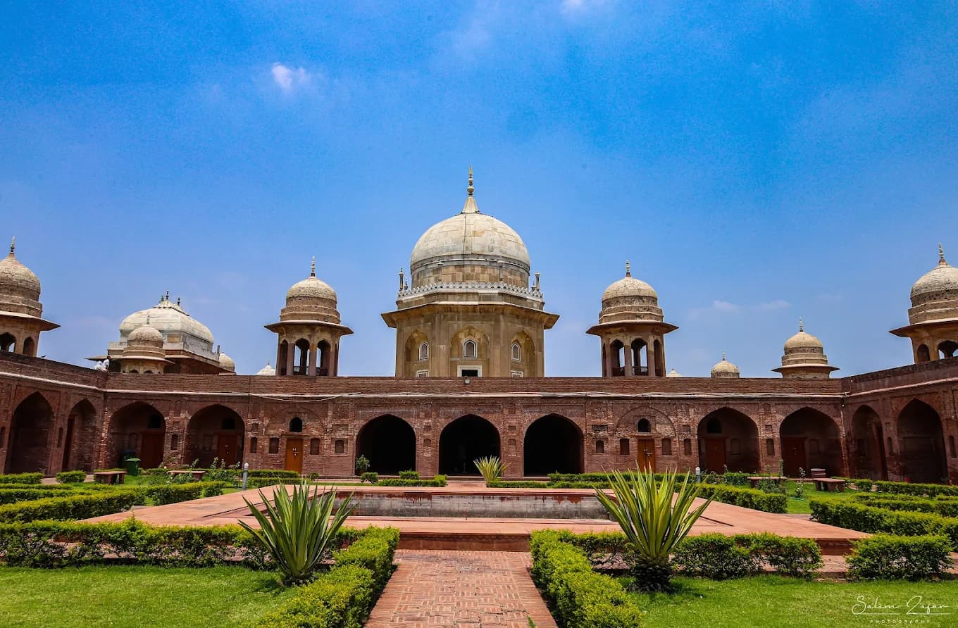Sheikh Chilli's Tomb