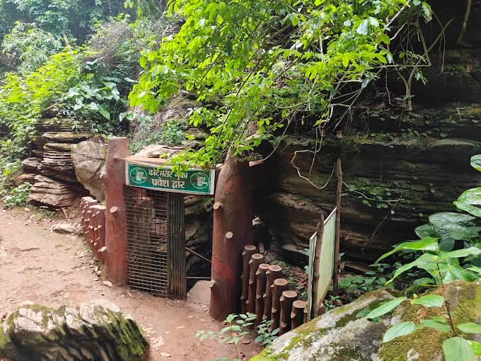 Kutumsar Cave