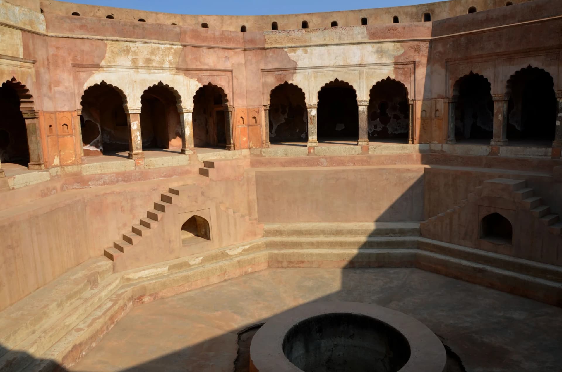 Baoli Ghaus Ali Shah (Gol Bavdi)
