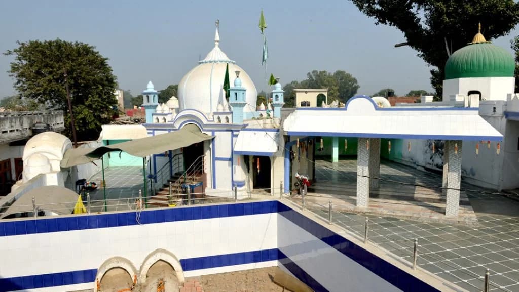 Kalander Shah's Tomb